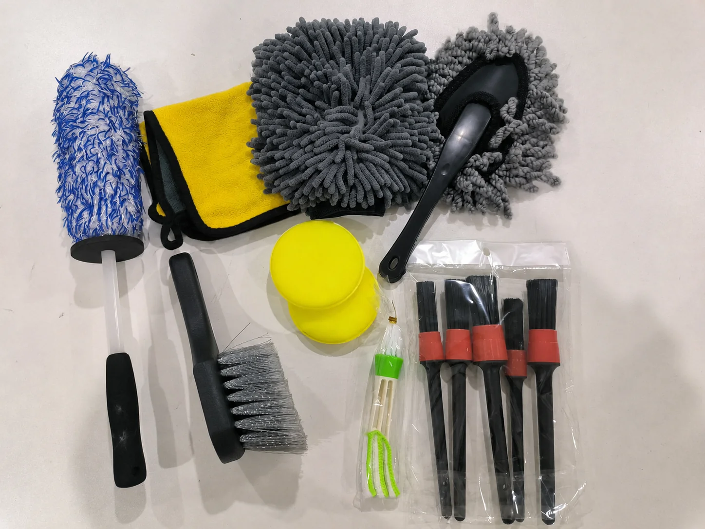 Car Wash Bucket Kit with Complete Tool Set for Detailing Shops thumbnail
