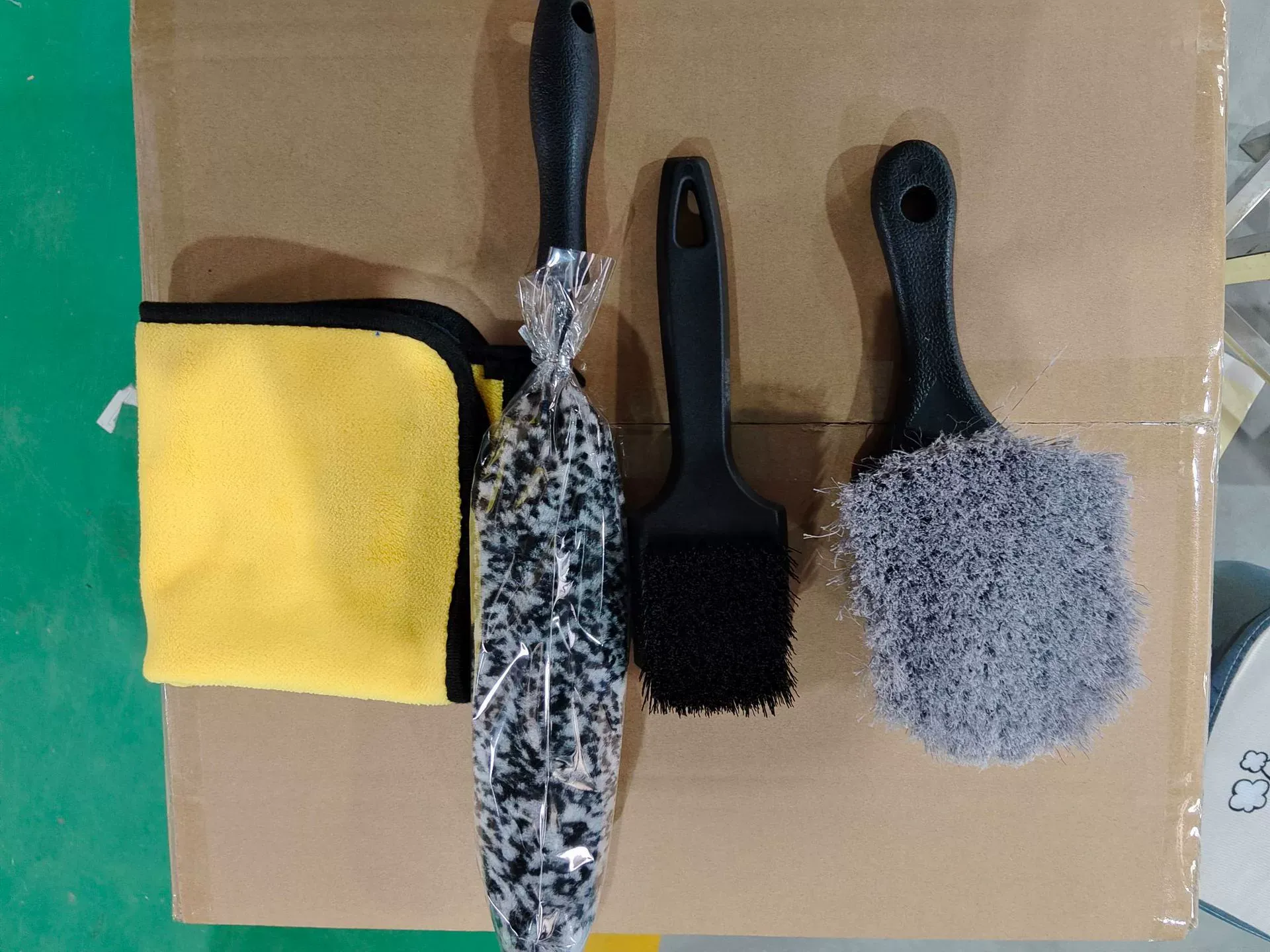 7-piece-wheel-cleaning-brush-kit thumbnail