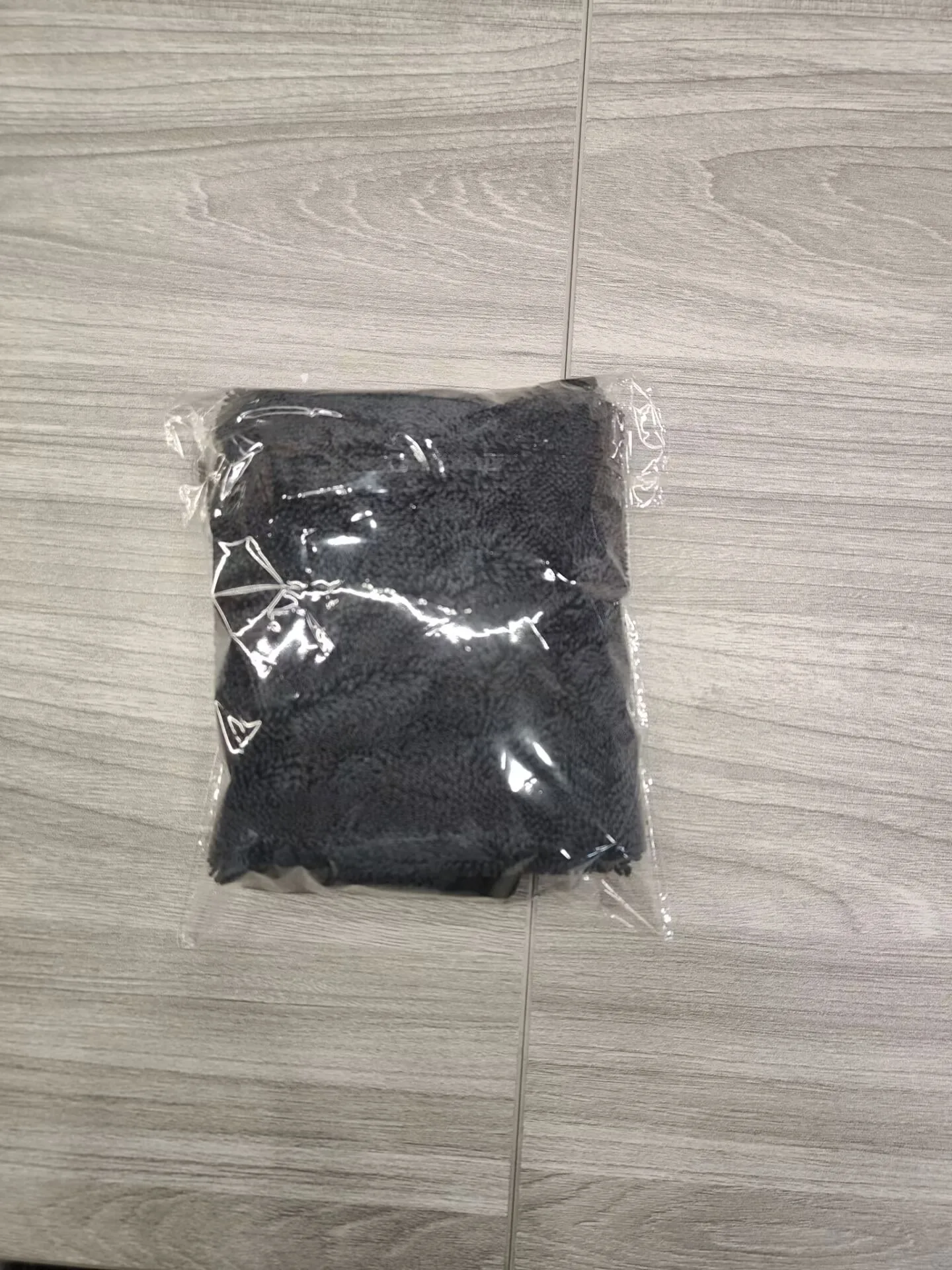 Non-Stick Oil Twist Loop Microfiber Towel for Car Care view 2